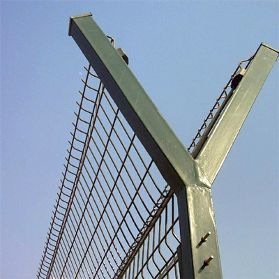 green power  coated Dia 500mm BTO-22 Razor Barbed Wire Airport Security Fence 1.8*30m  for  airport